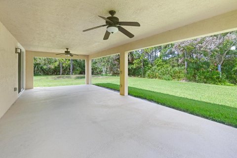 Villa ou maison à vendre à Jensen Beach, Floride: 4 chambres, 217.58 m2 № 2187155 - photo 25