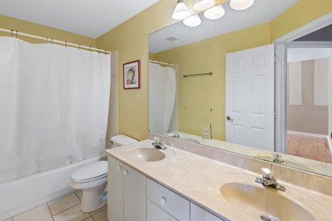 Villa ou maison à vendre à Jensen Beach, Floride: 4 chambres, 217.58 m2 № 2187155 - photo 21