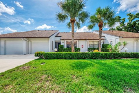 House in Venice, Florida 2 bedrooms, 104.89 sq.m. № 2305908