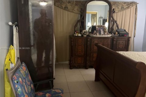Condo in Miami Gardens, Florida, 2 bedrooms  № 1889547 - photo 9