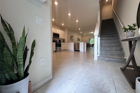 Townhouse in CYPRESS CAY in Kissimmee, Florida 3 bedrooms, 156.35 sq.m. № 2157903 - photo 3