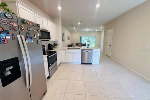 Townhouse in CYPRESS CAY in Kissimmee, Florida 3 bedrooms, 156.35 sq.m. № 2157903 - photo 5