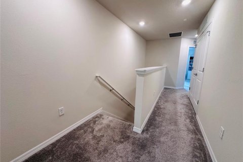 Townhouse in CYPRESS CAY in Kissimmee, Florida 3 bedrooms, 156.35 sq.m. № 2157903 - photo 17