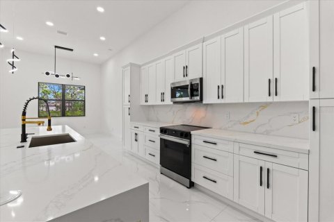 Villa ou maison à vendre à Bokeelia, Floride: 4 chambres, 261.33 m2 № 2405784 - photo 17