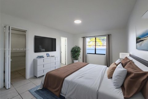 House in Miami, Florida 3 bedrooms, 105.17 sq.m. № 1998278 - photo 4
