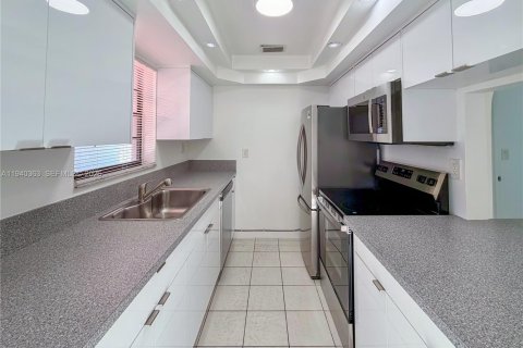 House in Miami, Florida 3 bedrooms, 105.17 sq.m. № 1998278 - photo 3