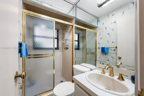 House in Fort Lauderdale, Florida 3 bedrooms, 196.21 sq.m. № 2069398 - photo 19