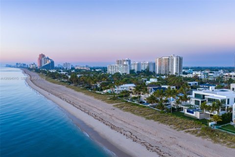 House in Fort Lauderdale, Florida 3 bedrooms, 196.21 sq.m. № 2069398 - photo 4