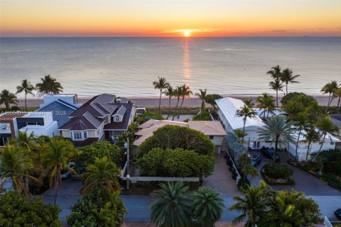 House in Fort Lauderdale, Florida 3 bedrooms, 196.21 sq.m. № 2069398 - photo 7