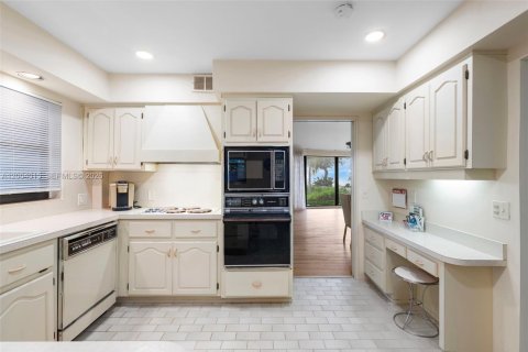 House in Fort Lauderdale, Florida 3 bedrooms, 196.21 sq.m. № 2069398 - photo 22