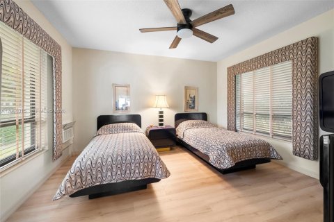 House in Fort Lauderdale, Florida 3 bedrooms, 196.21 sq.m. № 2069398 - photo 17