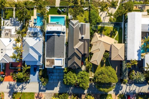 House in Fort Lauderdale, Florida 3 bedrooms, 196.21 sq.m. № 2069398 - photo 13