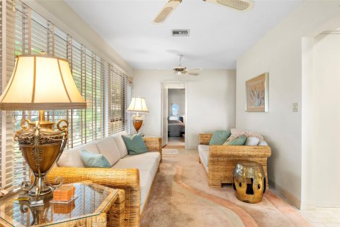 House in Fort Lauderdale, Florida 3 bedrooms, 196.21 sq.m. № 2069398 - photo 28