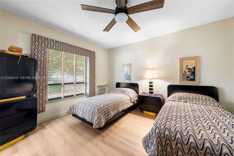 House in Fort Lauderdale, Florida 3 bedrooms, 196.21 sq.m. № 2069398 - photo 18