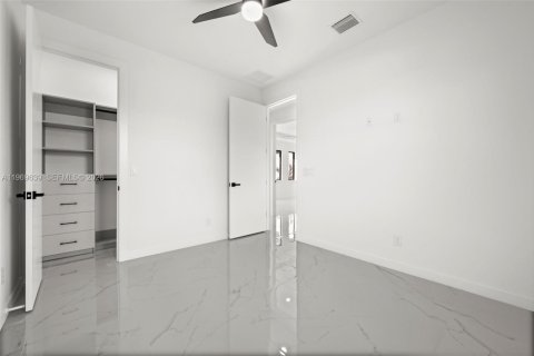 Casa en venta en Cape Coral, Florida, 3 dormitorios, 130.99 m2 № 2030367 - foto 29