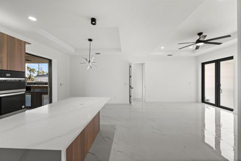 Casa en venta en Cape Coral, Florida, 3 dormitorios, 130.99 m2 № 2030367 - foto 16