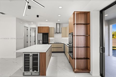 Casa en venta en Cape Coral, Florida, 3 dormitorios, 130.99 m2 № 2030367 - foto 12