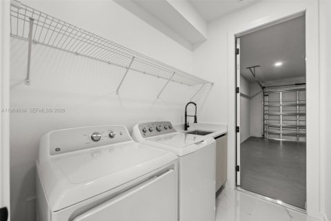 Casa en venta en Cape Coral, Florida, 3 dormitorios, 130.99 m2 № 2030367 - foto 24