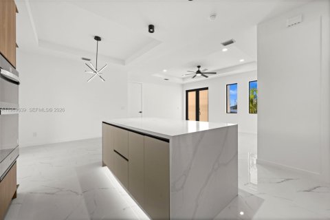 Casa en venta en Cape Coral, Florida, 3 dormitorios, 130.99 m2 № 2030367 - foto 10