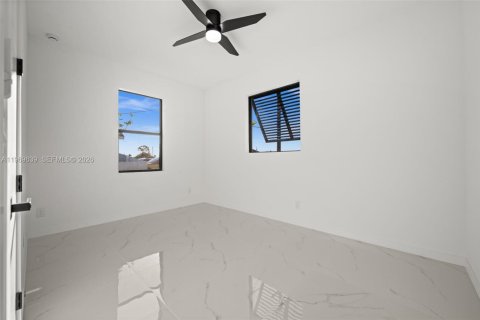 Casa en venta en Cape Coral, Florida, 3 dormitorios, 130.99 m2 № 2030367 - foto 26