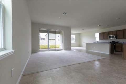 Casa en alquiler en Orlando, Florida, 5 dormitorios, 289.48 m2 № 1906070 - foto 3