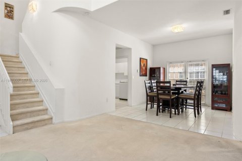 Casa en venta en Miami, Florida, 4 dormitorios, 224.36 m2 № 2050777 - foto 28
