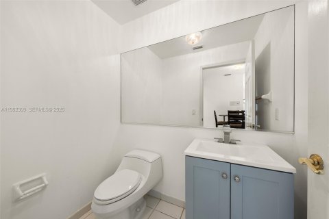 Casa en venta en Miami, Florida, 4 dormitorios, 224.36 m2 № 2050777 - foto 27