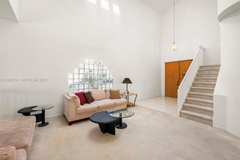 Casa en venta en Miami, Florida, 4 dormitorios, 224.36 m2 № 2050777 - foto 16