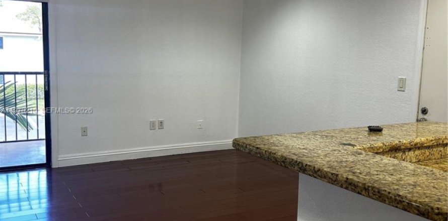 Condominio en Miami, Florida, 2 dormitorios  № 2030910