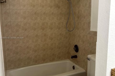 Condominio en venta en Miami, Florida, 2 dormitorios, 80.82 m2 № 2030910 - foto 5