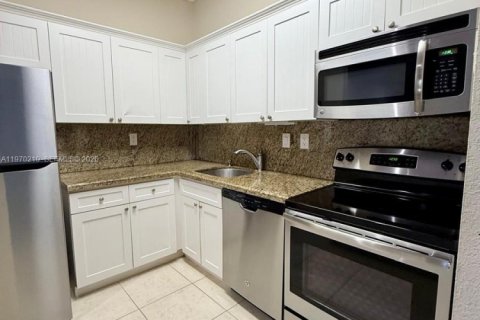 Condominio en venta en Miami, Florida, 2 dormitorios, 80.82 m2 № 2030910 - foto 10