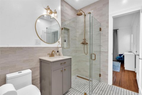 Casa en venta en Miami, Florida, 4 dormitorios, 185.43 m2 № 1834426 - foto 19