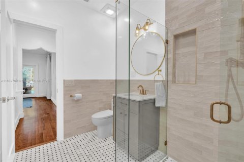 Casa en venta en Miami, Florida, 4 dormitorios, 185.43 m2 № 1834426 - foto 18