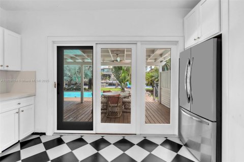 Casa en venta en Miami, Florida, 4 dormitorios, 185.43 m2 № 1834426 - foto 22