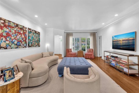 Casa en venta en Miami, Florida, 4 dormitorios, 185.43 m2 № 1834426 - foto 13