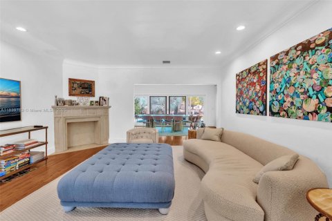 Casa en venta en Miami, Florida, 4 dormitorios, 185.43 m2 № 1834426 - foto 12