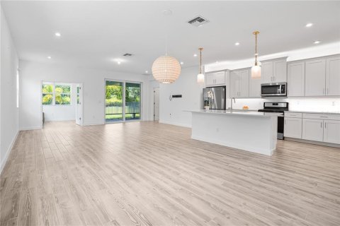 Casa en venta en Saint Lucie, Florida, 2 dormitorios, 151.9 m2 № 1793312 - foto 8