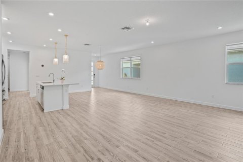 Casa en venta en Saint Lucie, Florida, 2 dormitorios, 151.9 m2 № 1793312 - foto 14