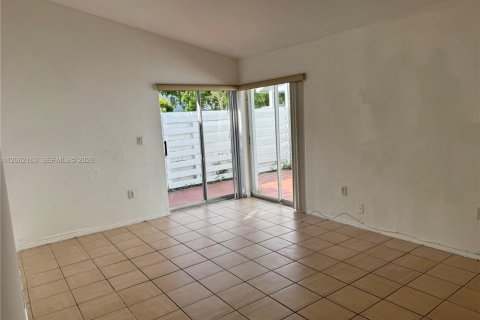 Copropriété à vendre à Miami, Floride: 2 chambres, 68.56 m2 № 2246858 - photo 11