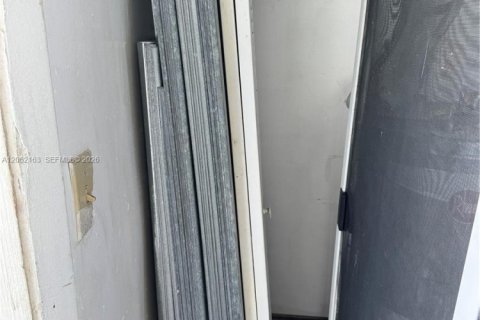 Copropriété à vendre à Miami, Floride: 2 chambres, 68.56 m2 № 2246858 - photo 7