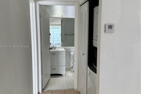 Copropriété à vendre à Miami, Floride: 2 chambres, 68.56 m2 № 2246858 - photo 13