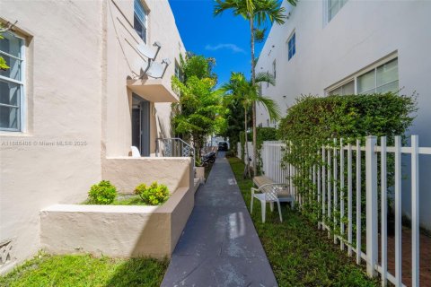 Купить коммерческую недвижимость в Майами-Бич, Флорида № 2020561 - фото 3