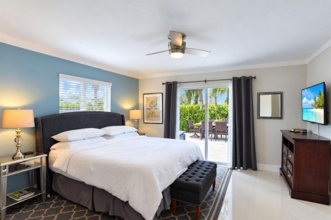 Villa ou maison à vendre à Fort Lauderdale, Floride: 3 chambres, 185.8 m2 № 2439346 - photo 24