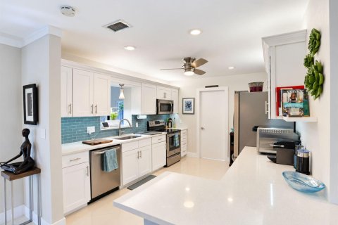 Villa ou maison à vendre à Fort Lauderdale, Floride: 3 chambres, 185.8 m2 № 2439346 - photo 12