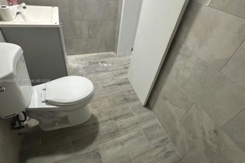 Casa en venta en Miami Gardens, Florida, 4 dormitorios, 172.98 m2 № 2028074 - foto 13