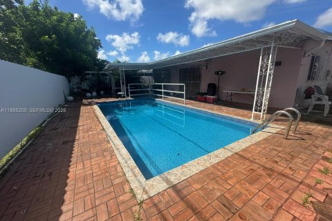 Casa en venta en Miami Gardens, Florida, 4 dormitorios, 172.98 m2 № 2028074 - foto 29