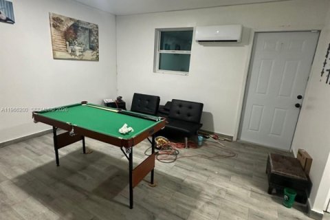 Casa en venta en Miami Gardens, Florida, 4 dormitorios, 172.98 m2 № 2028074 - foto 11