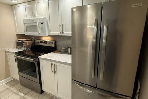 Condominio en Hypoluxo, Florida, 2 dormitorios  № 2051314