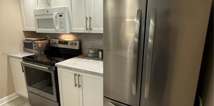 Condominio en Hypoluxo, Florida, 2 dormitorios  № 2051314