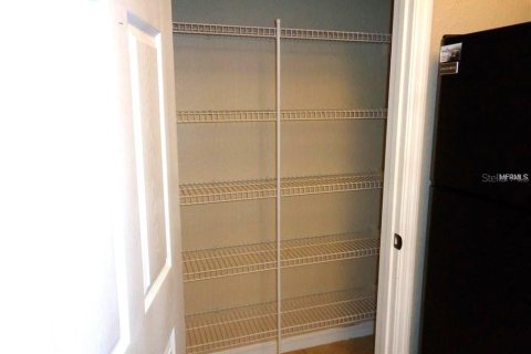 House in Brandon, Florida 3 bedrooms, 112.78 sq.m. № 1913001 - photo 4